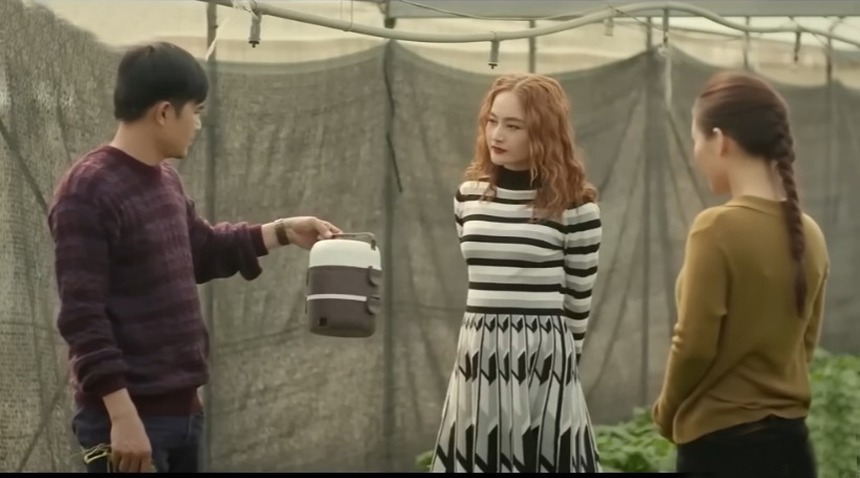 Ngọc Anh: Từ bác sĩ nhu mì hóa 'trà xanh' trong ‘Gia đình mình vui bất thình lình’ - Ảnh 2.