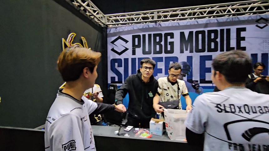 Chơi cống hiến, thi đấu bùng nổ ở đấu trường quốc tế, tuyển thủ Việt nhận cơn mưa lời khen - Ảnh 2.