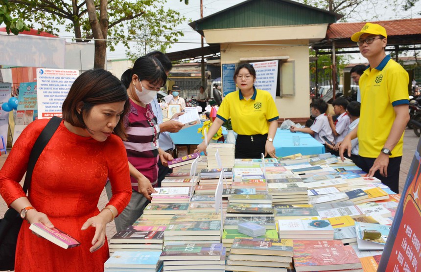 Góc nhìn 365: Nhậu nhiều, đọc ít, vì sao? - Ảnh 1.