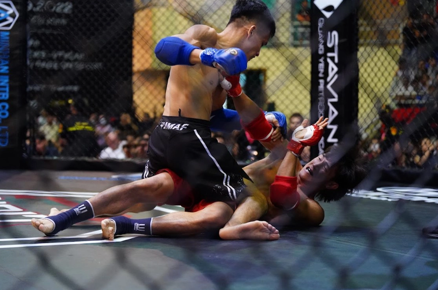 Võ sĩ đánh cho Nguyễn Trần Duy Nhất ‘lên bờ xuống ruộng’, suýt bại trận phải chạy xe ôm kiếm sống - Ảnh 3.