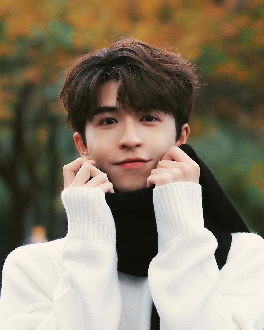 Trai đẹp xứ Thái của INTO1 thông thạo 4 thứ tiếng, gây bất ngờ với điểm HSK5 và đỗ 2 trường đại học nghệ thuật hàng đầu Trung Quốc - Ảnh 6.