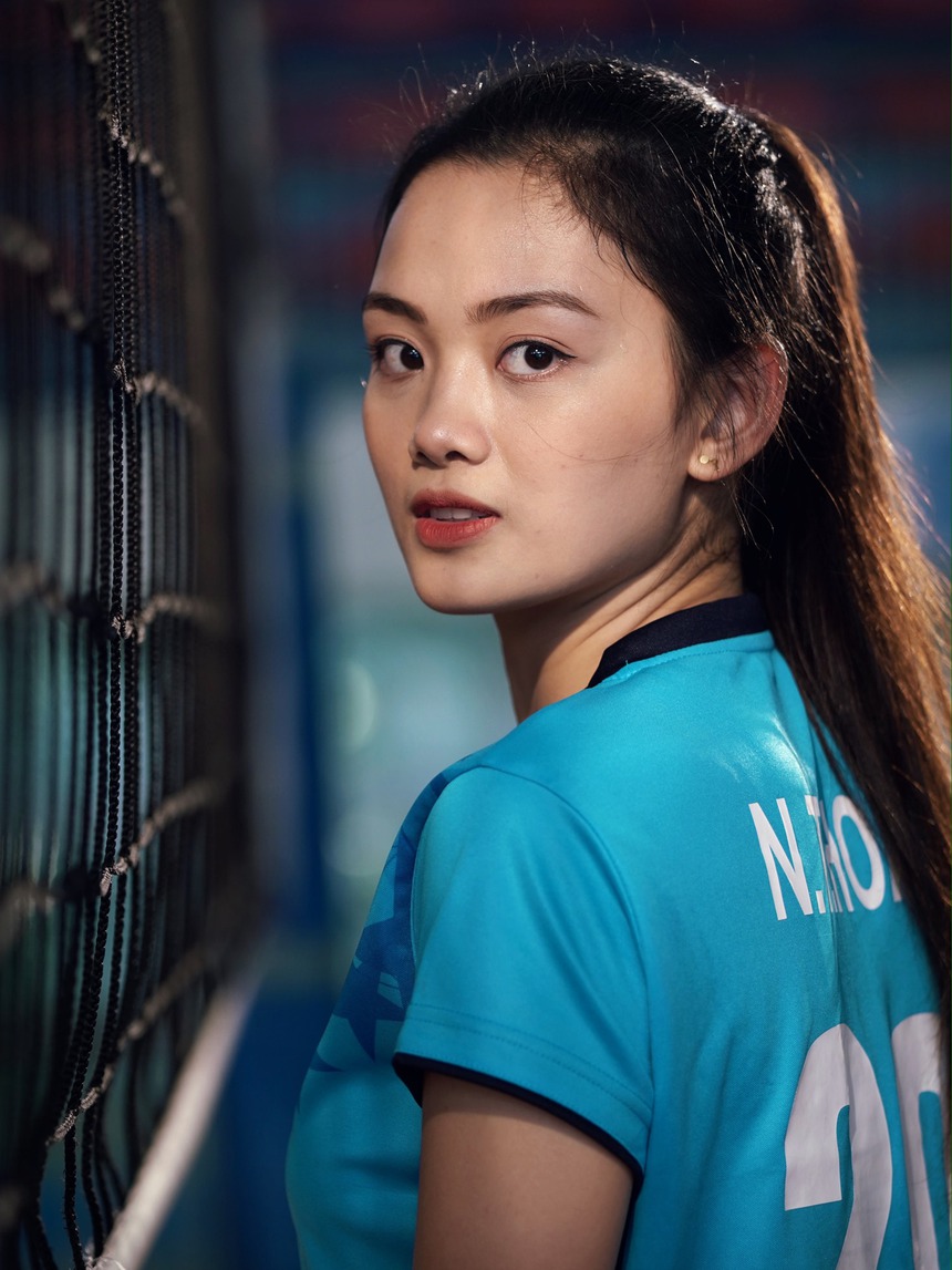 Lúc đầu Thu Hoài tham gia đội bóng chuyền năng khiếu Vĩnh Phúc nhưng chỉ được giao nhiệm vụ… nhặt bóng. Với khát khao phát triển sự nghiệp, cô tìm đến đội bóng chuyền trẻ CLB Ngân hàng Công thương và chính tại đây cây chuyền hai quê Thái Bình đã có cơ hội phát triển tài năng