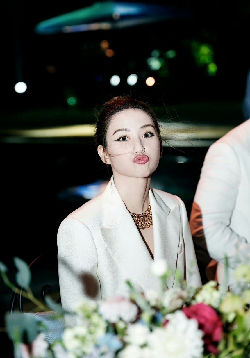 Nhan sắc Hà Siêu Liên trước thềm đám cưới thế kỷ được khen ngợi hết lời - Ảnh 4.