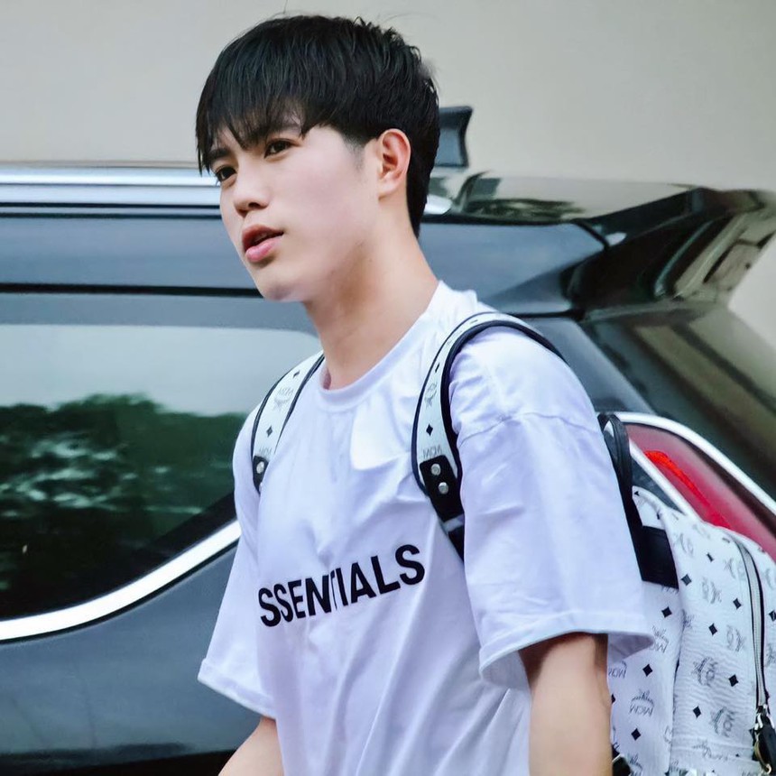 Điểm danh dàn hậu vệ nam thần - 'lá chắn thép' của U22 Việt Nam dự SEA Game 32 - Ảnh 5. Điểm danh dàn hậu vệ nam thần - 'lá chắn thép' của U22 Việt Nam dự SEA Game 32 - Ảnh 5.