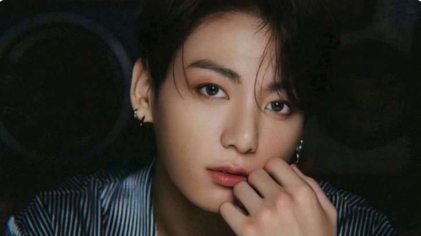 Xôn xao tin Jungkook BTS sắp ra solo, hợp tác cùng Justin Bieber? - Ảnh 1.
