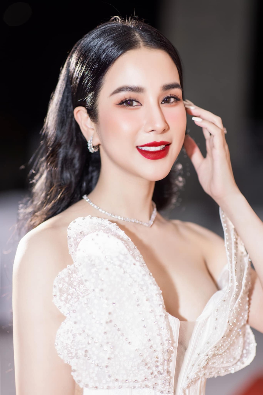 Diệp Lâm Anh trải lòng sau đổ vỡ: 'Khi kết hôn chỉ mất 1 ngày ăn hỏi, 1 ngày làm lễ. Còn ly hôn kéo dài 2 năm vẫn chưa xong' - Ảnh 2. Diệp Lâm Anh trải lòng sau đổ vỡ: 'Khi kết hôn chỉ mất 1 ngày ăn hỏi, 1 ngày làm lễ. Còn ly hôn kéo dài 2 năm vẫn chưa xong' - Ảnh 2.