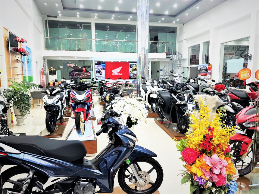 Giá xe máy lao dốc không phanh, nhưng doanh số bán hàng mới là điều gây bất ngờ - Ảnh 1.