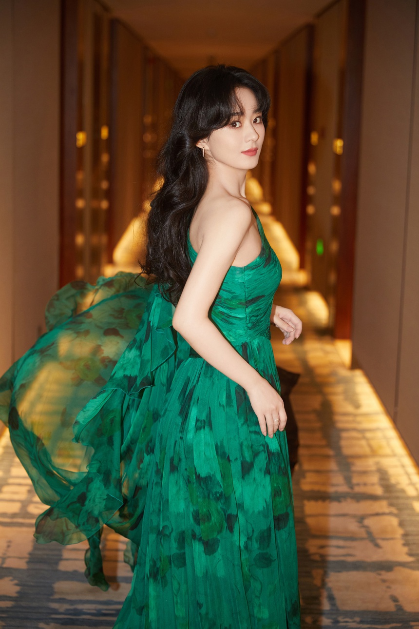 Triệu Lệ Dĩnh khả năng cao được xướng tên tại Bạch Ngọc Lan 2023? - Ảnh 5.