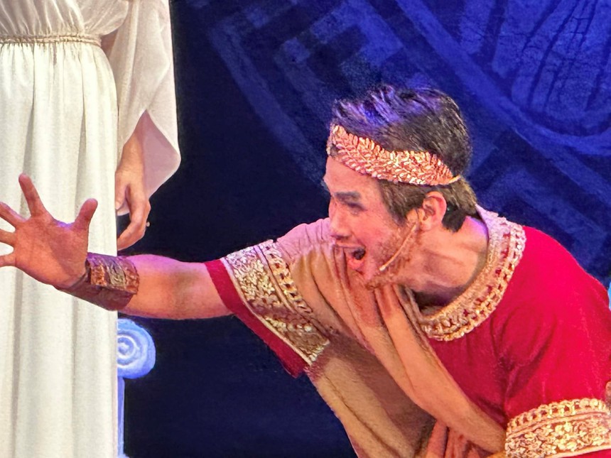 Nàng Mê Đê lần đầu lên sân khấu cải lương - Ảnh 3. Nàng Mê Đê lần đầu lên sân khấu cải lương - Ảnh 3.