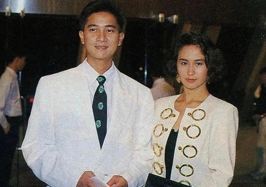 Hé lộ mối quan hệ của Hà Siêu Liên và chị gái kế vị vua sòng bạc: Cùng cha khác mẹ nhưng cực thân, nguyên nhân đến từ tiếc nuối trong quá khứ - Ảnh 7. Hé lộ mối quan hệ của Hà Siêu Liên và chị gái kế vị vua sòng bạc: Cùng cha khác mẹ nhưng cực thân, nguyên nhân đến từ tiếc nuối trong quá khứ - Ảnh 7.