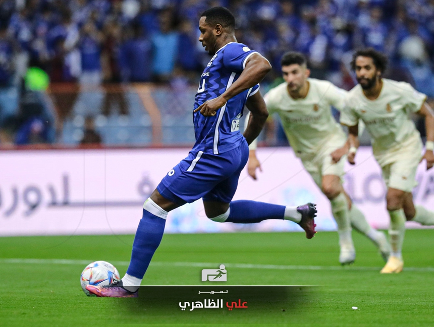 Ronaldo nhận thẻ vàng vô duyên vì hành động xấu xí, bị che mờ bởi cú đúp của cựu sao MU - Ảnh 3.