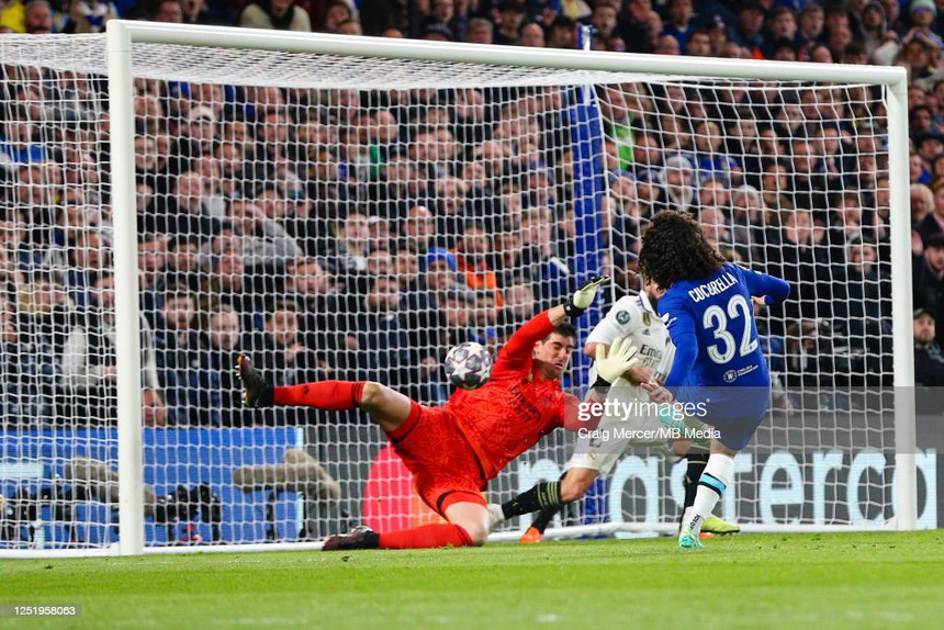 Chelsea sụp đổ trước đòn 'hồi mã thương' của Real Madrid; AC Milan vượt qua Napoli theo kịch bản nghẹt thở - Ảnh 1.