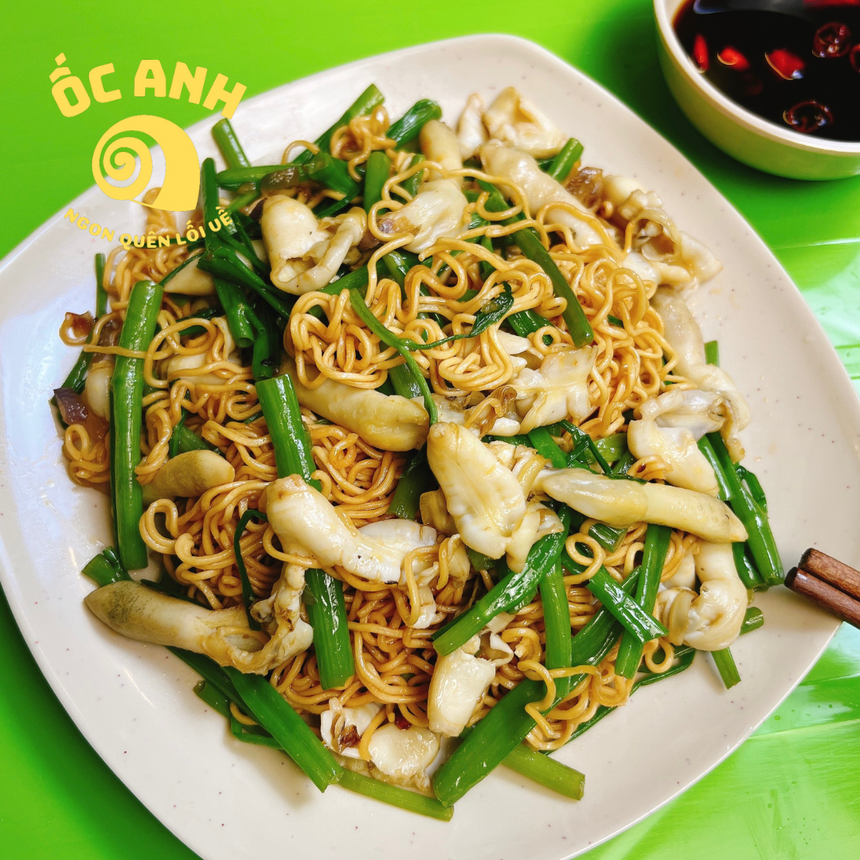 Trào lưu ăn uống cuối tuần của giới trẻ đổ bộ vào Ốc Anh - Ảnh 2.