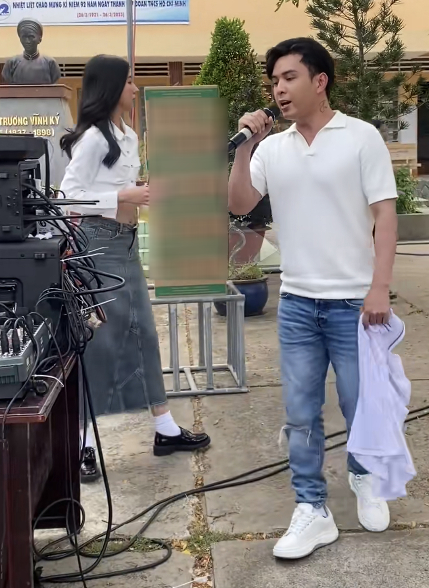 Bạn gái Hồ Quang Hiếu lọt vào ống kính 'team qua đường', nhan sắc thật có xinh như lời đồn? - Ảnh 2. Bạn gái Hồ Quang Hiếu lọt vào ống kính 'team qua đường', nhan sắc thật có xinh như lời đồn? - Ảnh 2.