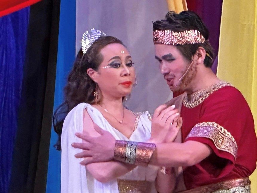 Nàng Mê Đê lần đầu lên sân khấu cải lương - Ảnh 5. Nàng Mê Đê lần đầu lên sân khấu cải lương - Ảnh 5.