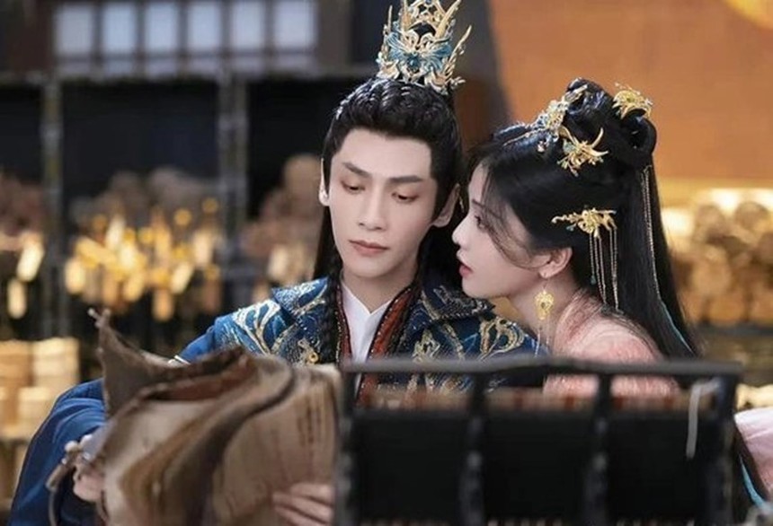 Xôn xao tạo hình Lưu Diệc Phi khi đóng nữ chính 'Trường nguyệt tẫn minh', ra sao mà ai cũng chê tệ hơn Bạch Lộc? - Ảnh 1. Xôn xao tạo hình Lưu Diệc Phi khi đóng nữ chính 'Trường nguyệt tẫn minh', ra sao mà ai cũng chê tệ hơn Bạch Lộc? - Ảnh 1.