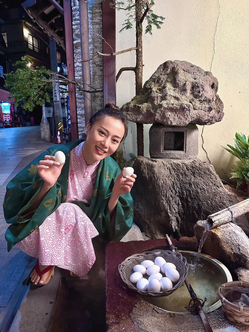 Sau thời gian bị chê gu thời trang, Phương Oanh nhận mưa lời khen nhờ diện mạo này - Ảnh 3.