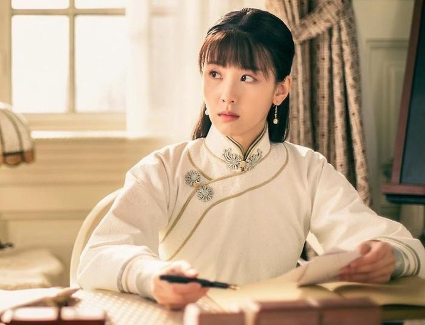 Nhìn cách con gái vua sòng bài yêu Đậu Kiêu mà ám ảnh: 'Quậy nát' phim của ông xã, 'ghim thù' cả nữ phụ Trường nguyệt tẫn minh - Ảnh 4. Nhìn cách con gái vua sòng bài yêu Đậu Kiêu mà ám ảnh: 'Quậy nát' phim của ông xã, 'ghim thù' cả nữ phụ Trường nguyệt tẫn minh - Ảnh 4.