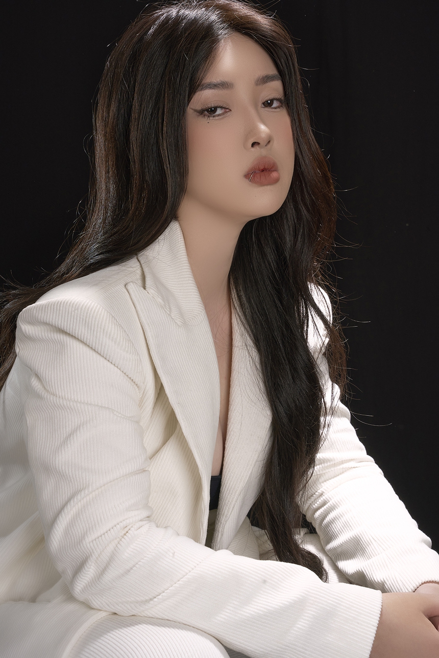 Hết hồn khi nghe các “ca sĩ” TikTok hát live: Hệ quả của tư duy làm nhạc “mì ăn liền”, có 1 đoạn viral là tự tin cầm mic? - Ảnh 8.