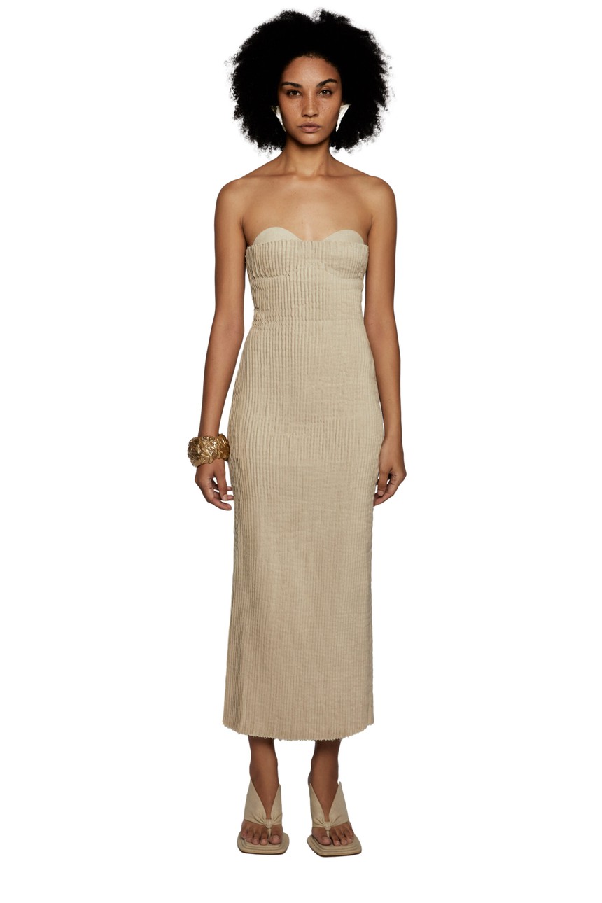 Sự thật chuyện Tiểu Vy mải hát lộ cả nội y - Ảnh 3.