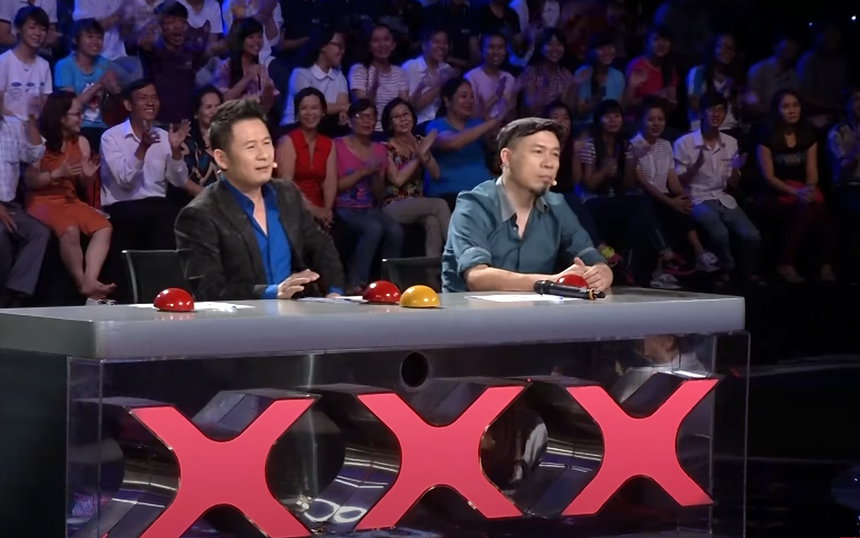 Trấn Thành đeo mặt nạ, giả làm thí sinh thi hát và... bị loại thẳng! - Ảnh 3. Trấn Thành đeo mặt nạ, giả làm thí sinh thi hát và... bị loại thẳng! - Ảnh 3.