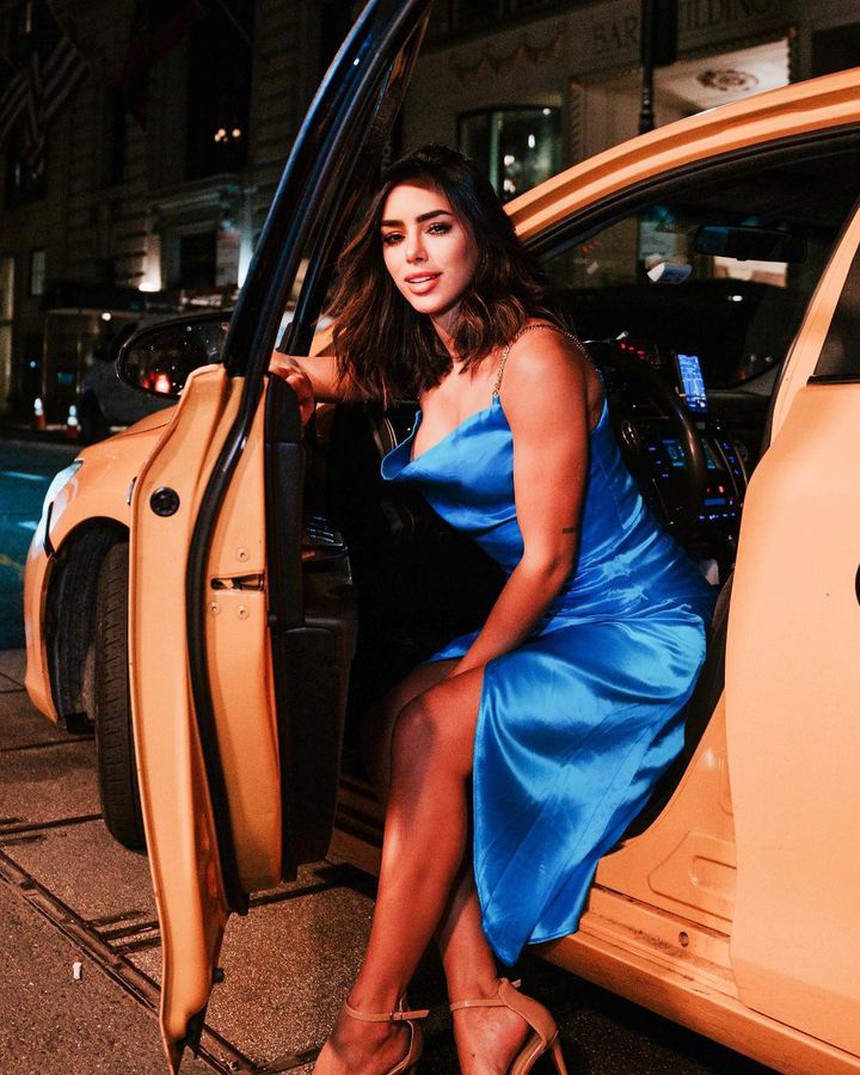 Nhan sắc người mẫu vừa mang thai con của siêu sao bóng đá Neymar: Nóng bỏng hết nấc, là người thứ 4 nhưng được ưu tiên đặc biệt - Ảnh 4.