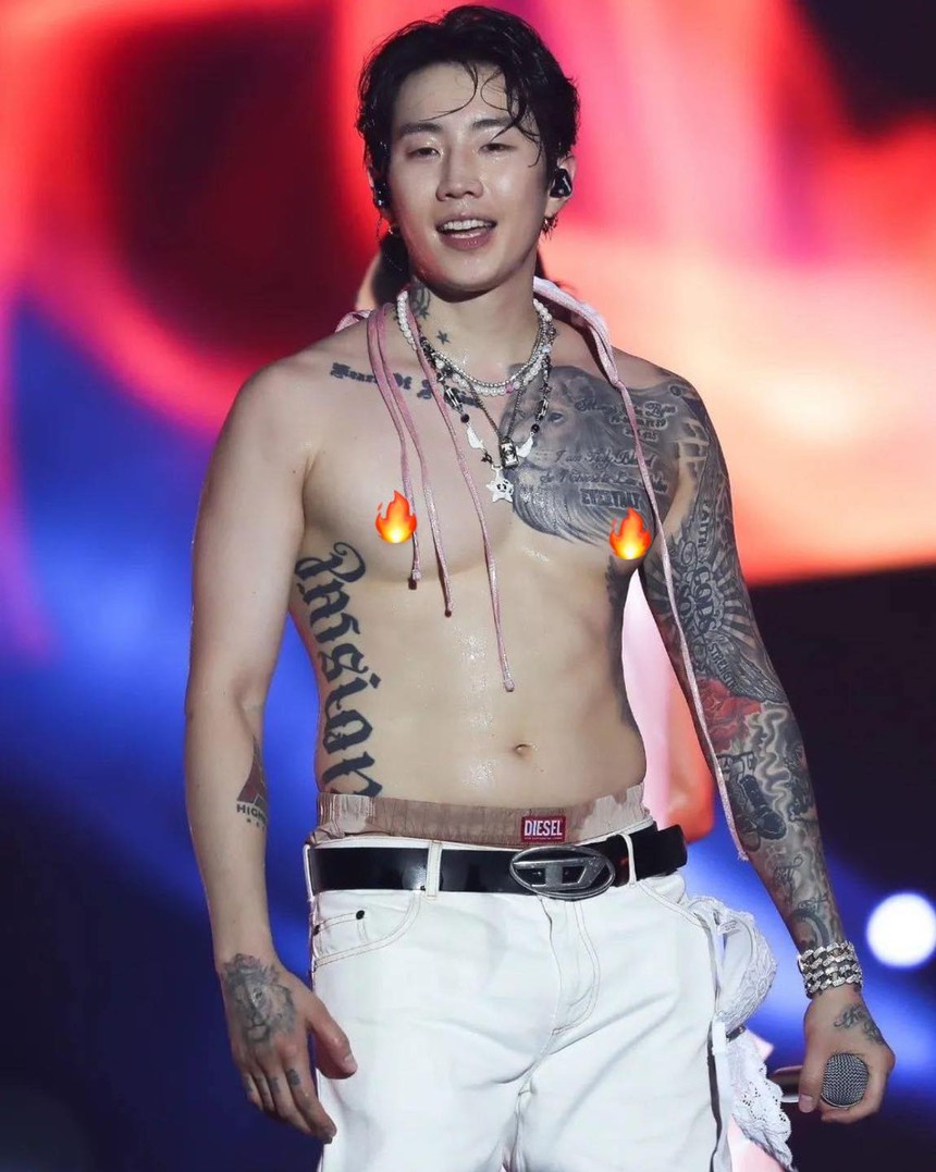 Jay Park gây sốt với body cực cháy, nhận phần quà ‘độc nhất vô nhị’ từ khán giả - Ảnh 4. Jay Park gây sốt với body cực cháy, nhận phần quà ‘độc nhất vô nhị’ từ khán giả - Ảnh 4.