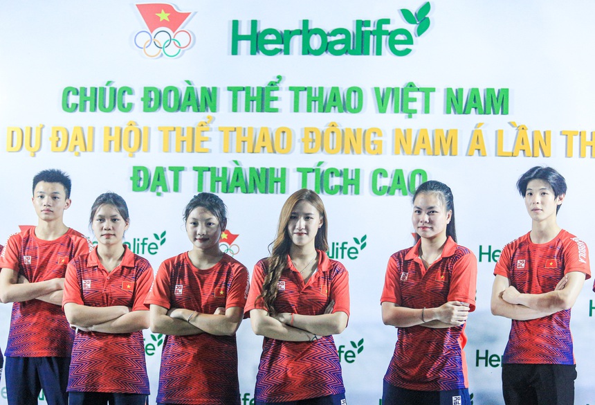 Đinh Phương Thành, Thúy Vi cùng dàn VĐV Việt Nam  - Ảnh 4.