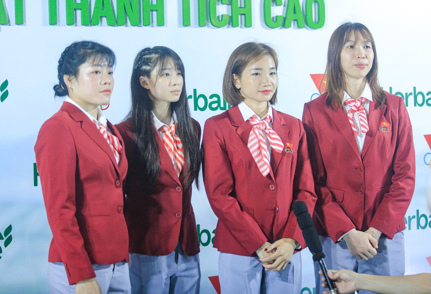 Đinh Phương Thành, Thúy Vi cùng dàn VĐV Việt Nam  - Ảnh 3.