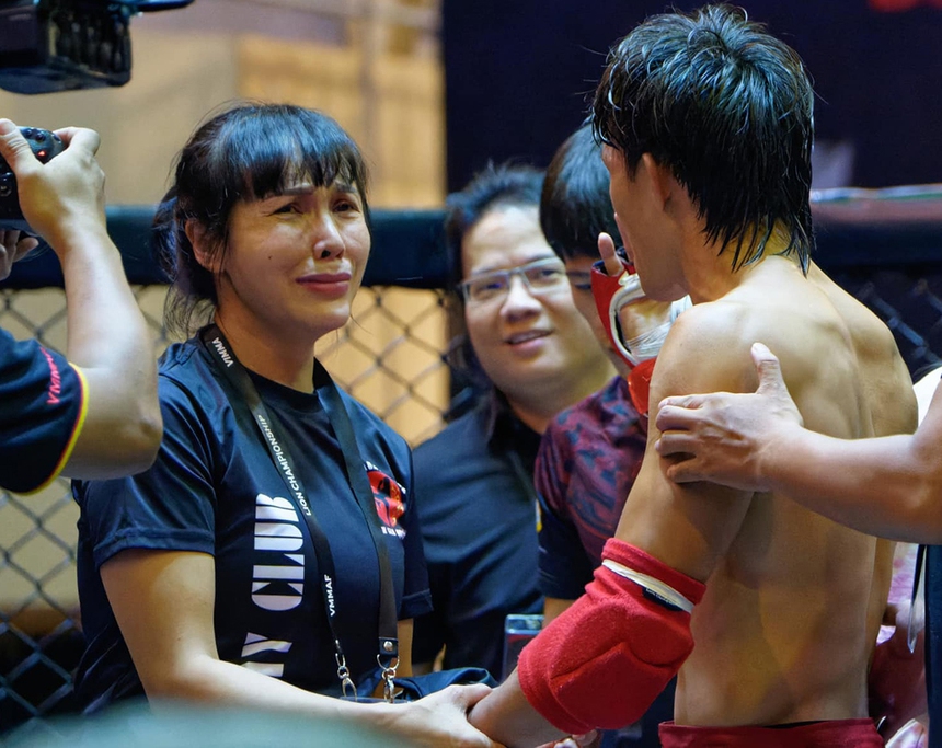 Tan chảy với nhan sắc của vợ Nguyễn Trần Duy Nhất: "Độc cô cầu bại" không mê mẩn mới lạ! - Ảnh 12. Tan chảy với nhan sắc của vợ Nguyễn Trần Duy Nhất: "Độc cô cầu bại" không mê mẩn mới lạ! - Ảnh 12.