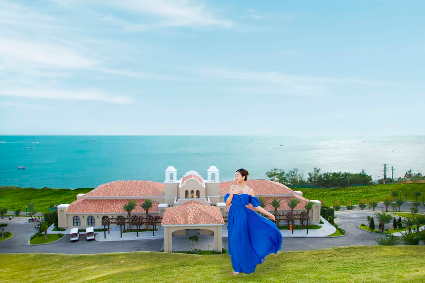 Hoa hậu Việt Nam được khen ra dáng ‘phu nhân hào môn’: Có bất động sản hoành tráng, lên chức ‘bà chủ’ từ khi chưa lập gia đình - Ảnh 5.