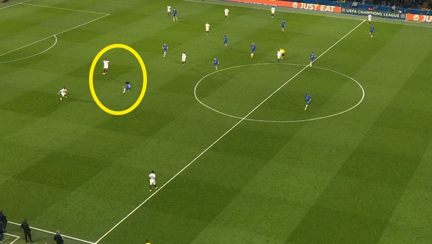 Bản hợp đồng 55 triệu bảng của Chelsea hóa 'thảm họa phòng ngự' trước Real, CĐV đòi bán gấp - Ảnh 2. Bản hợp đồng 55 triệu bảng của Chelsea hóa 'thảm họa phòng ngự' trước Real, CĐV đòi bán gấp - Ảnh 2.