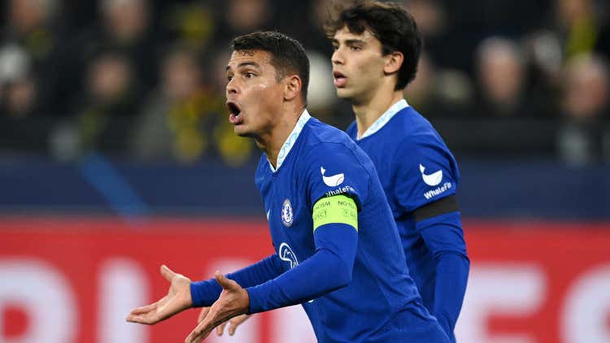 Tin nóng bóng đá tối 19/4: Casemiro 'tái sinh' chiến thuật Fergie, Thiago Silva chỉ trích chủ sở hữu Chelsea - Ảnh 3.