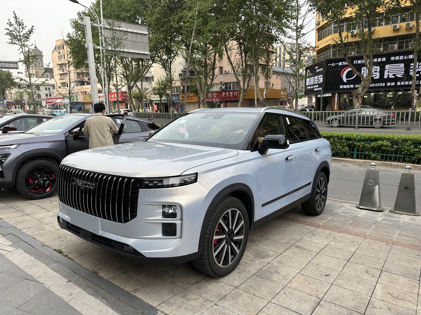 Jaecoo 7 lần đầu lộ diện: Bán tại Việt Nam cuối năm nay, dáng như Land Rover, nếu giá tốt dễ làm khó CX-5 và Tucson - Ảnh 2.