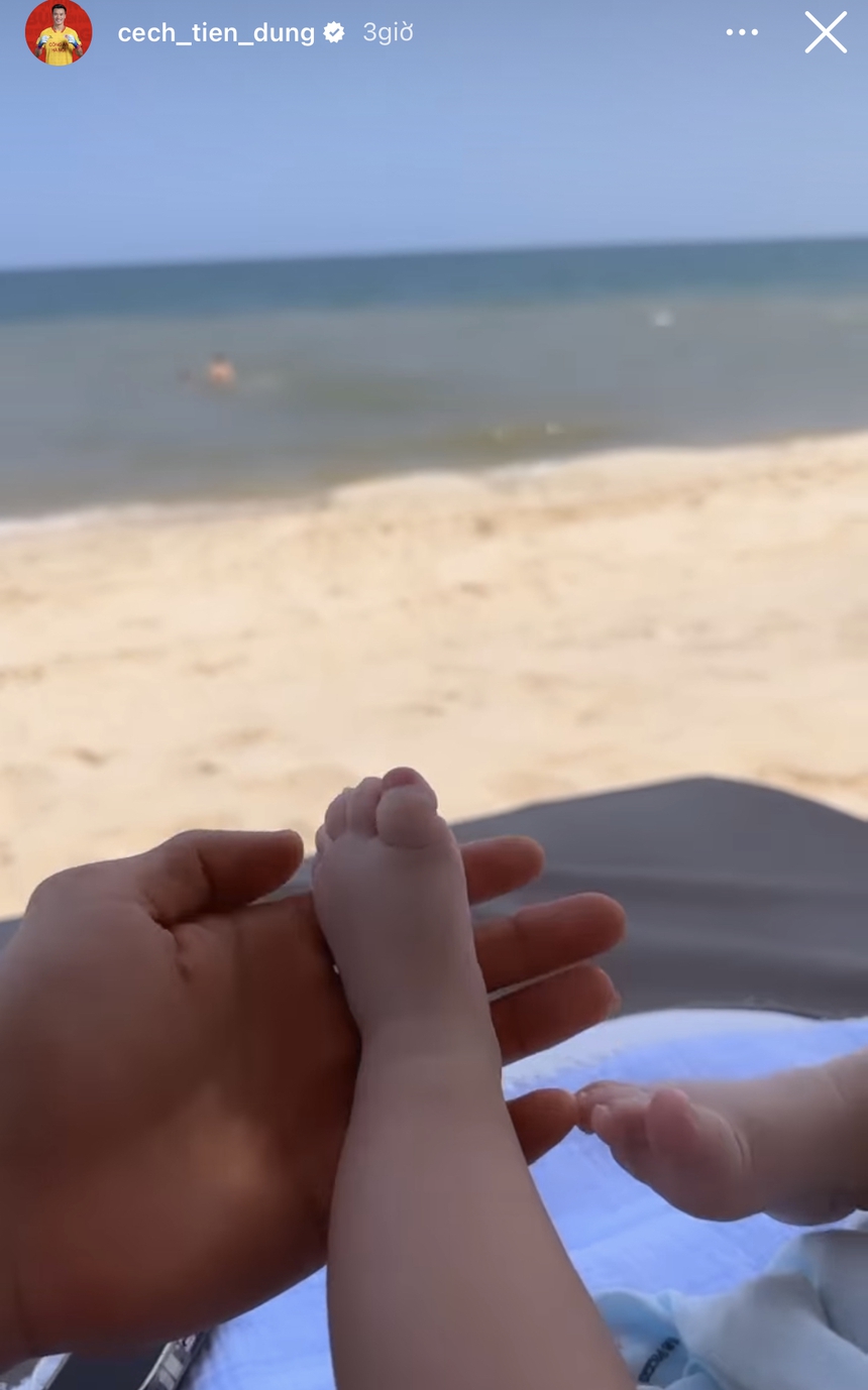 Bùi Tiến Dũng dậy từ tờ mờ sáng đưa vợ con đi du lịch  - Ảnh 4.