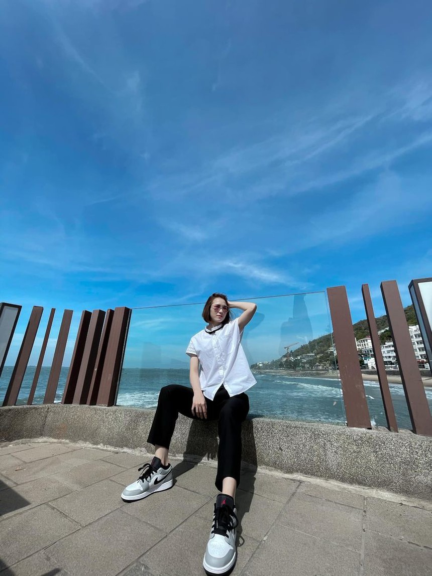 Bà xã kiêm đồng nghiệp tay vợt Nguyễn Tiến Minh, 'tay ngang' làm chủ spa, ngày càng thăng hạng nhan sắc - Ảnh 9.