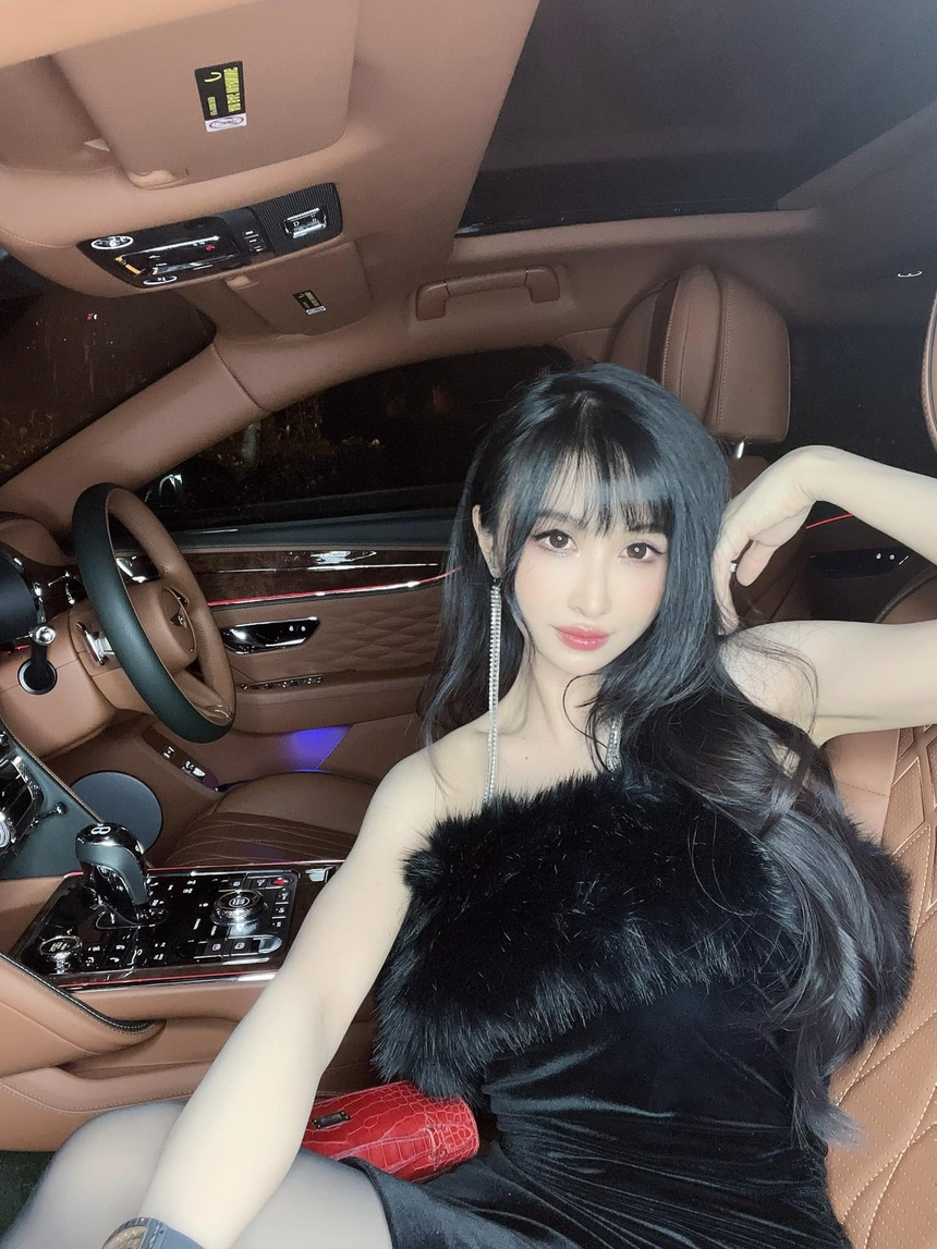 Soi quy cách ứng xử của vợ đại gia Việt: Người giấu chồng triệt để, người thường xuyên bóc tính xấu của chồng cho cư dân mạng xem - Ảnh 5.