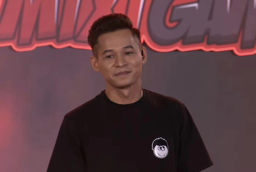 Độ Mixi mở buổi offline "ao làng": Đen Vâu diễn, Hòa Minzy tặng 1 bài và xin từ nay đến cuối đời Độ không hát nữa! - Ảnh 4.