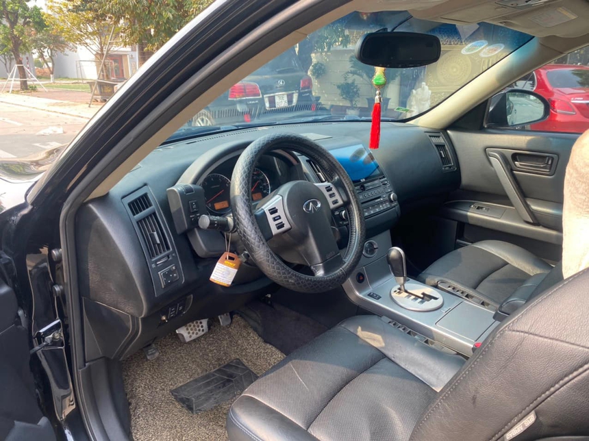 Một thời cạnh tranh với Audi Q5, hàng hiếm Infiniti FX35 ODO 130.000 km bán lại rẻ ngang Hyundai Grand i10 - Ảnh 5. Một thời cạnh tranh với Audi Q5, hàng hiếm Infiniti FX35 ODO 130.000 km bán lại rẻ ngang Hyundai Grand i10 - Ảnh 5.