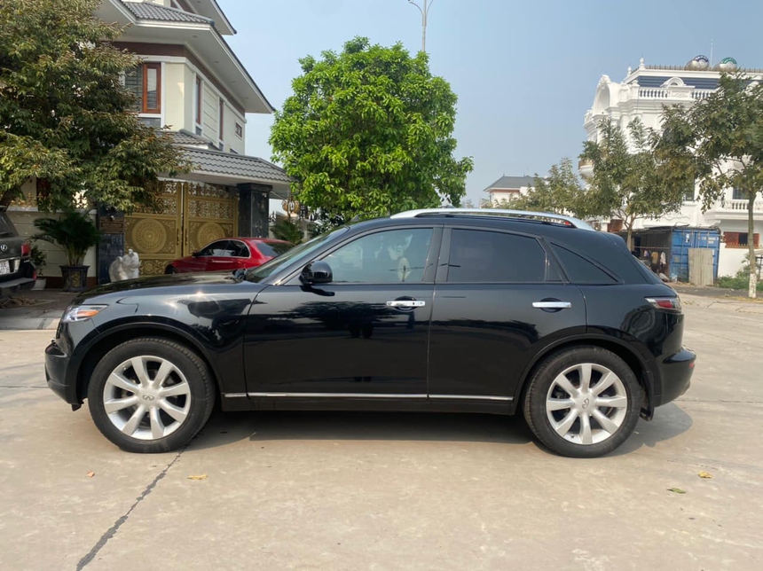 Một thời cạnh tranh với Audi Q5, hàng hiếm Infiniti FX35 ODO 130.000 km bán lại rẻ ngang Hyundai Grand i10 - Ảnh 3. Một thời cạnh tranh với Audi Q5, hàng hiếm Infiniti FX35 ODO 130.000 km bán lại rẻ ngang Hyundai Grand i10 - Ảnh 3.