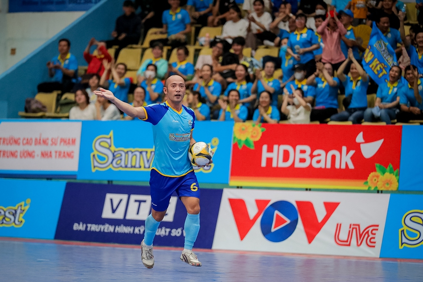 Sahako chứng tỏ vị thế nhà vô địch futsal Việt Nam - Ảnh 1. Sahako chứng tỏ vị thế nhà vô địch futsal Việt Nam - Ảnh 1.