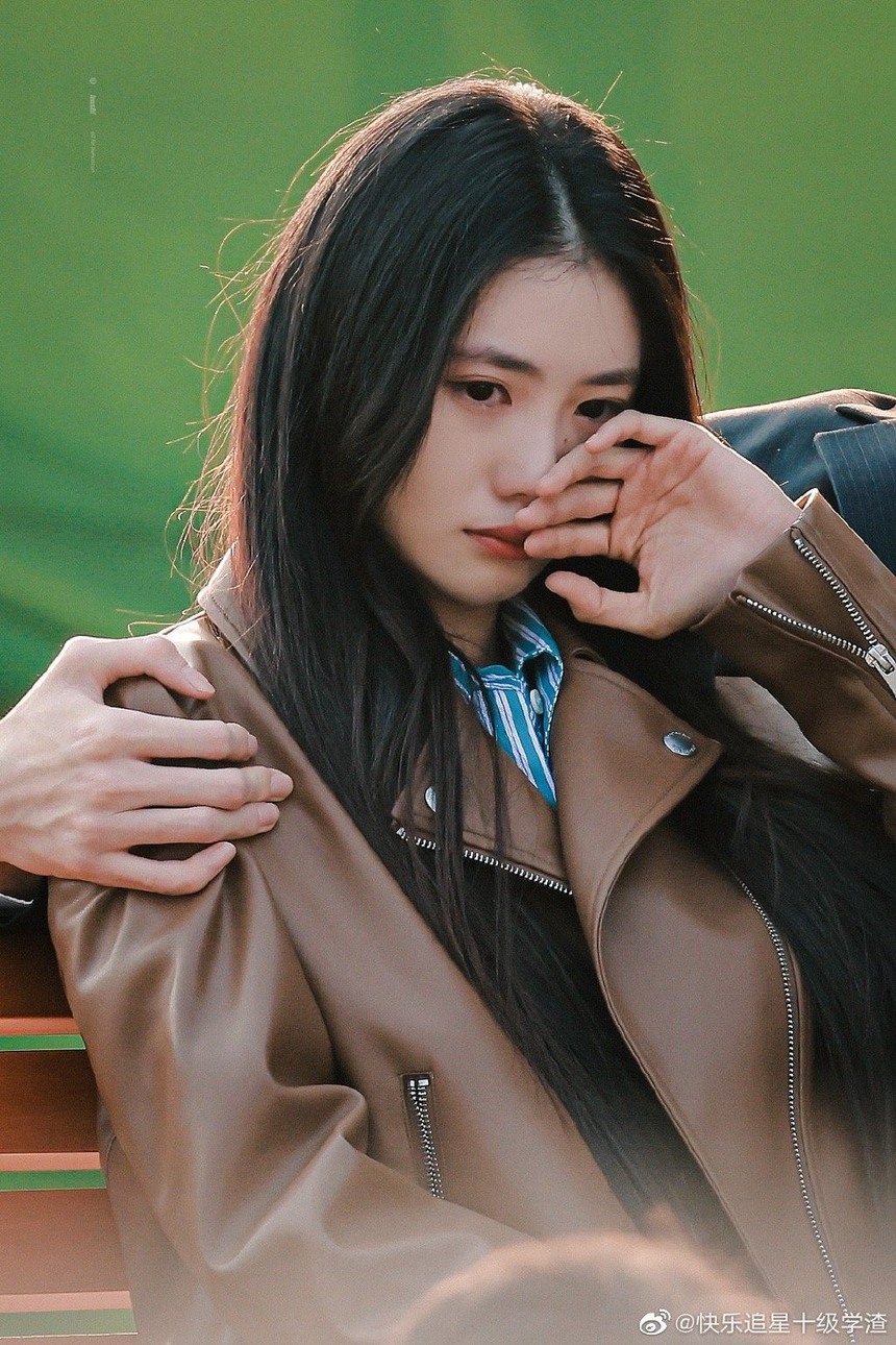 Không gì có thể cứu vãn nàng tiểu hoa này nữa: Bị nghi 'dao kéo' tan nát nhan sắc, khóc giả tạo như cái máy - Ảnh 9.