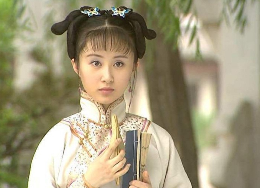 'Đối thủ Lưu Diệc Phi' mới 13 tuổi đã đẹp 'khuynh đảo' màn ảnh, giờ  xuống sắc phải đi bán hàng online - Ảnh 2.