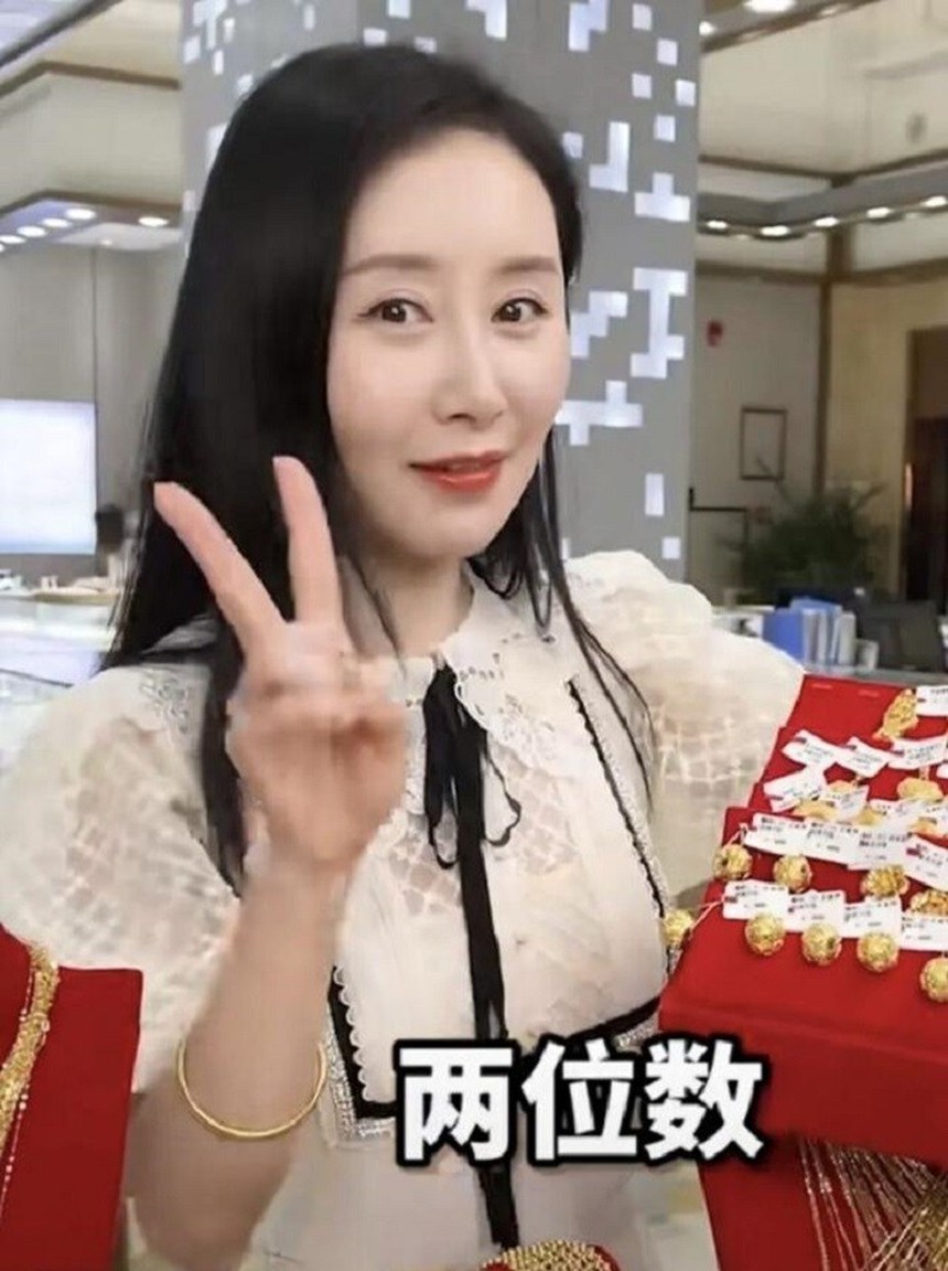 'Đối thủ Lưu Diệc Phi' mới 13 tuổi đã đẹp 'khuynh đảo' màn ảnh, giờ  xuống sắc phải đi bán hàng online - Ảnh 10.