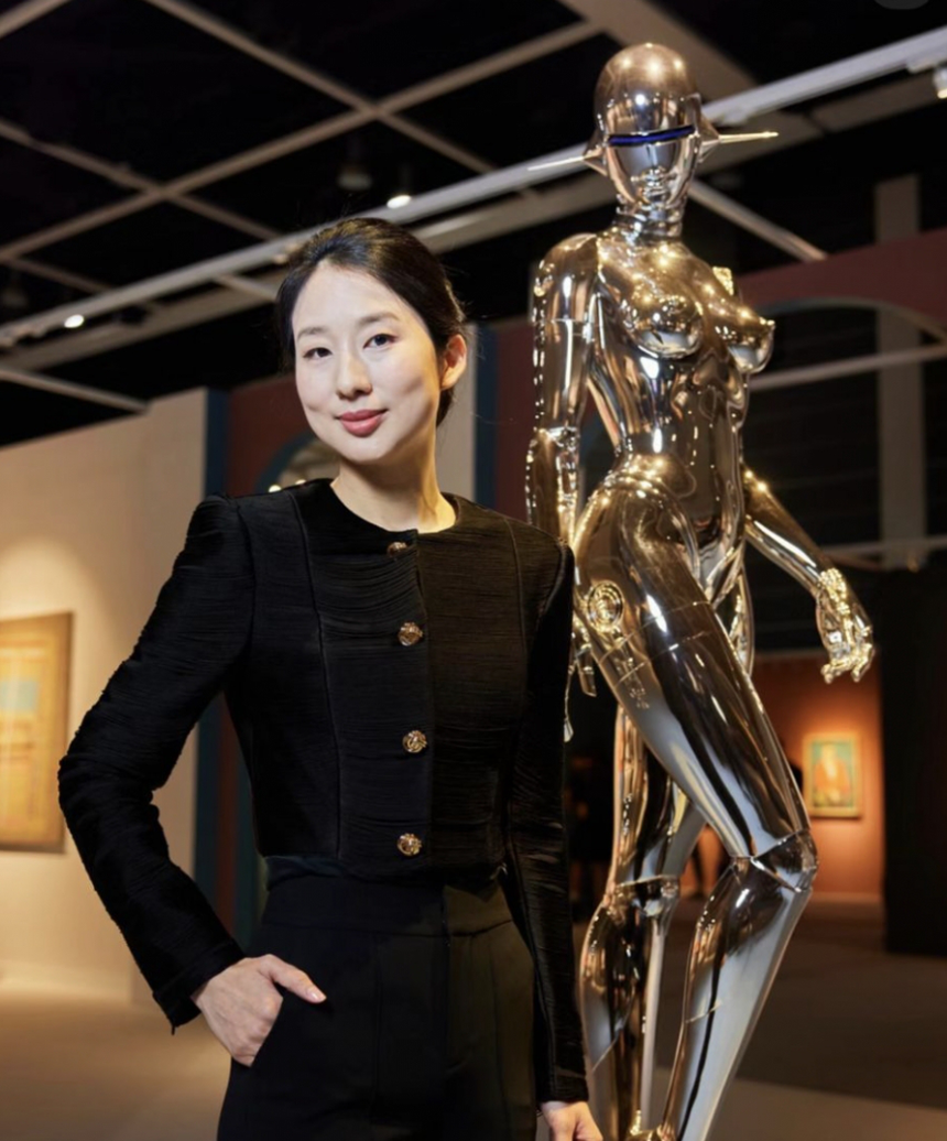 Nghề đặc biệt chỉ phục vụ người có tiền: Một ánh mắt cũng phải có tính toán, mỗi lần gõ búa trị giá 'ngàn vàng' - Ảnh 2.