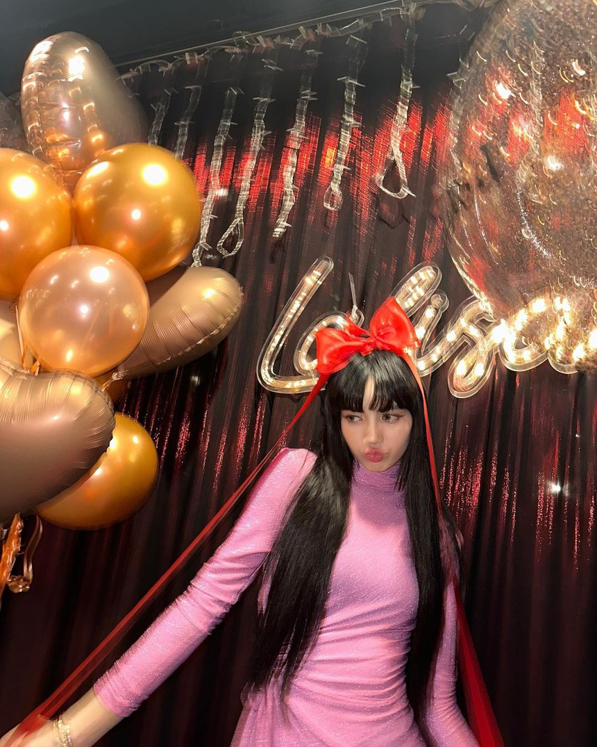 Lisa hóa công chúa trong bữa tiệc sinh nhật tại quê nhà, đọ sắc cực gắt với “đệ nhất mỹ nhân Thái Lan” - Ảnh 6.