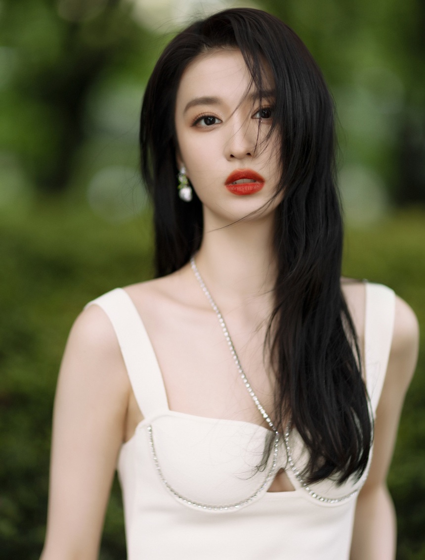 Dương Dương bị 'fan cứng' tung ảnh trượt tuyết tình tứ cùng 'tiểu Lưu Diệc Phi', trùm kín bưng nhưng lộ đặc điểm khó chối cãi? - Ảnh 9.