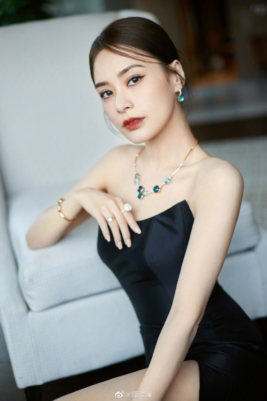 Sau đổ vỡ, Chung Hân Đồng vẫn tin vào tình yêu đích thực ở tuổi 42 - Ảnh 6. Sau đổ vỡ, Chung Hân Đồng vẫn tin vào tình yêu đích thực ở tuổi 42 - Ảnh 6.