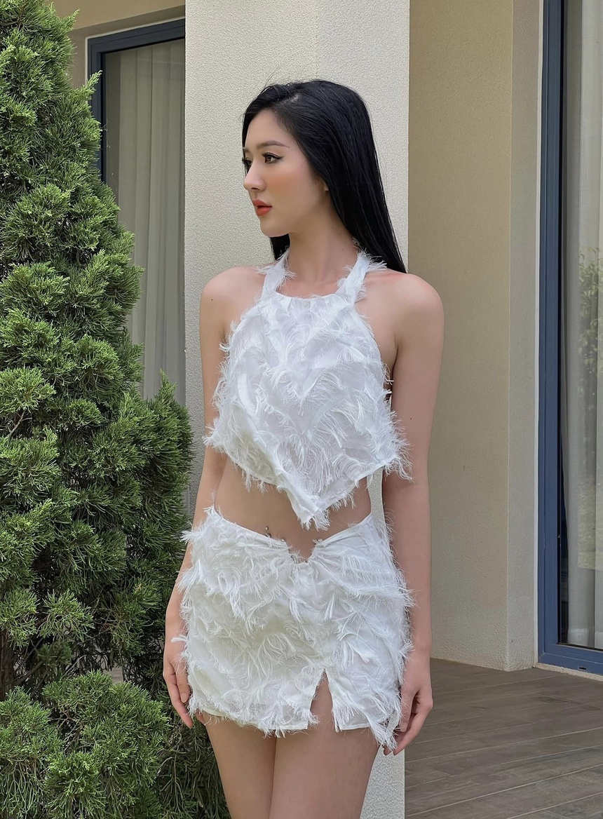 Bạn gái Hồ Quang Hiếu lộ diện xinh đẹp, 'ăn đứt' nam ca sĩ ở điểm này - Ảnh 3. Bạn gái Hồ Quang Hiếu lộ diện xinh đẹp, 'ăn đứt' nam ca sĩ ở điểm này - Ảnh 3.