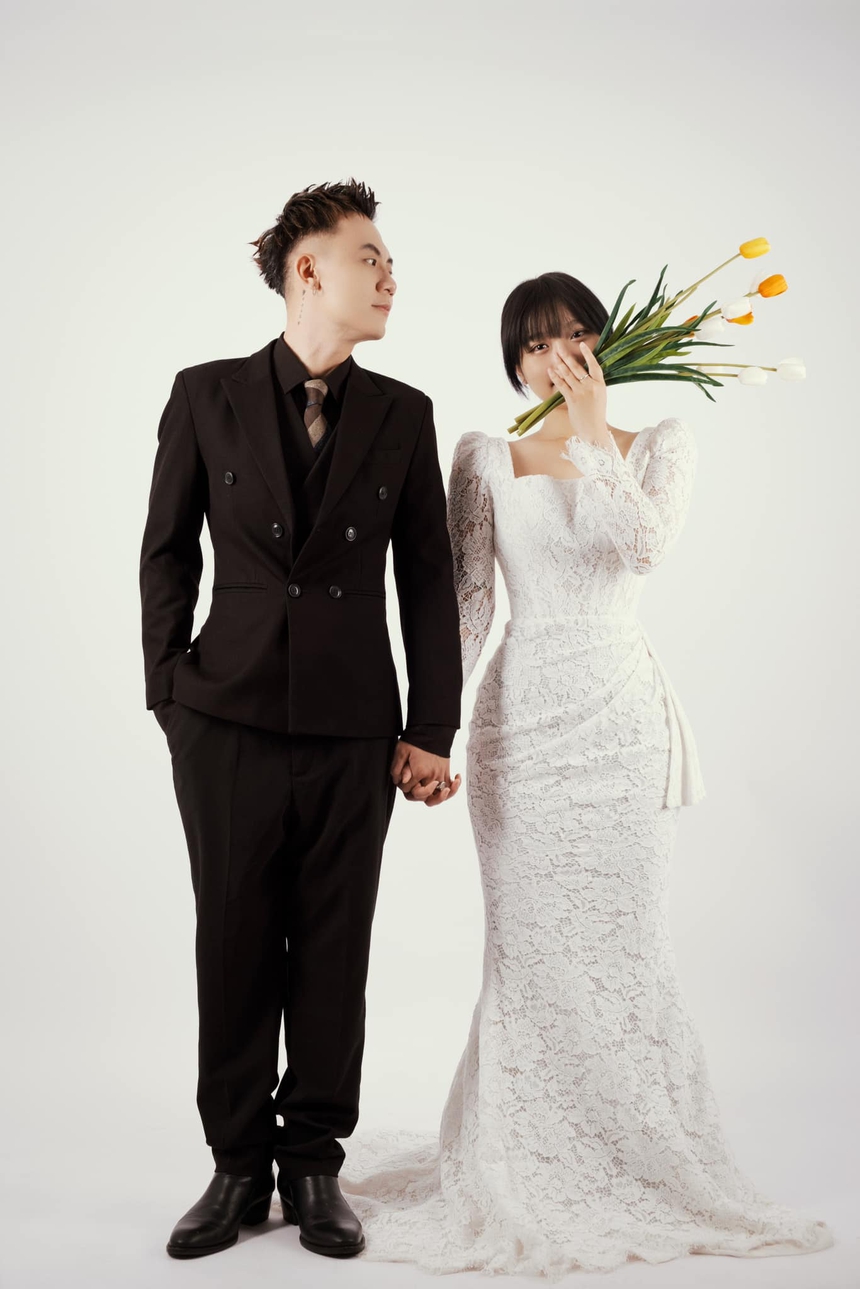 Nữ MC trẻ nhất Tốc Chiến lên xe hoa, ông xã là rapper nổi tiếng - Ảnh 3.